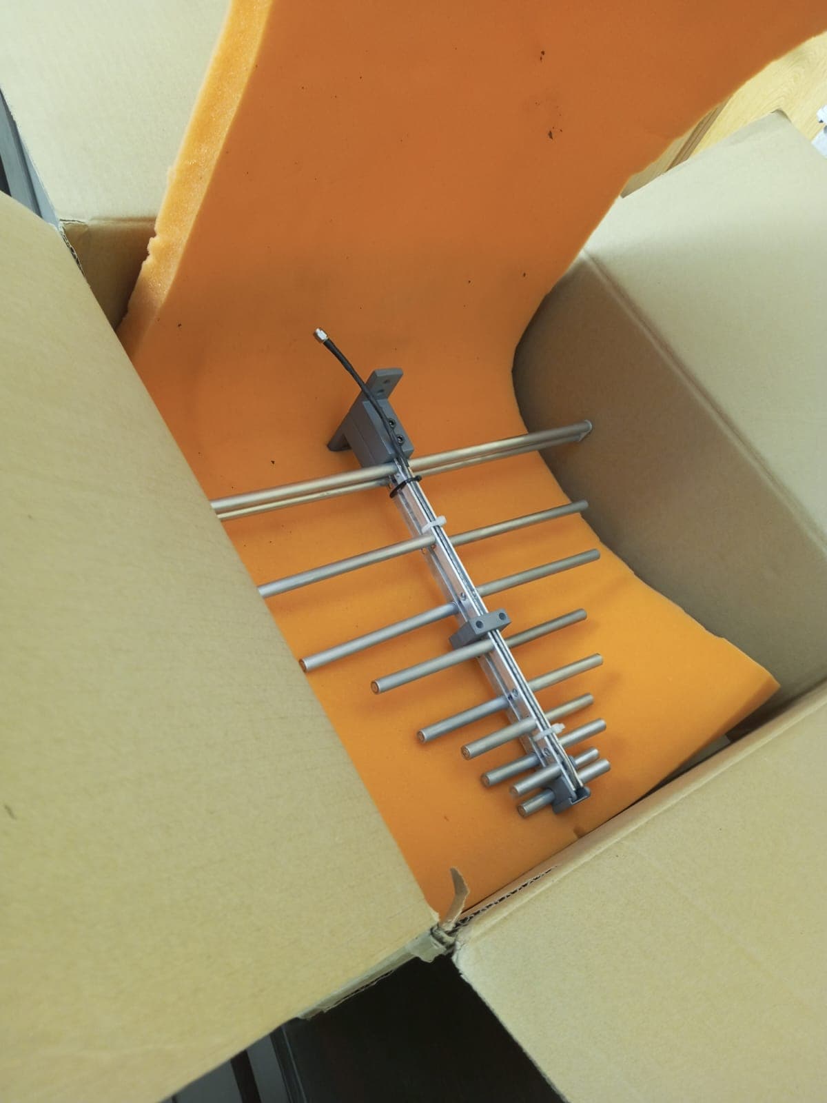 Log Periodic Dipole Array Antenna_02.png